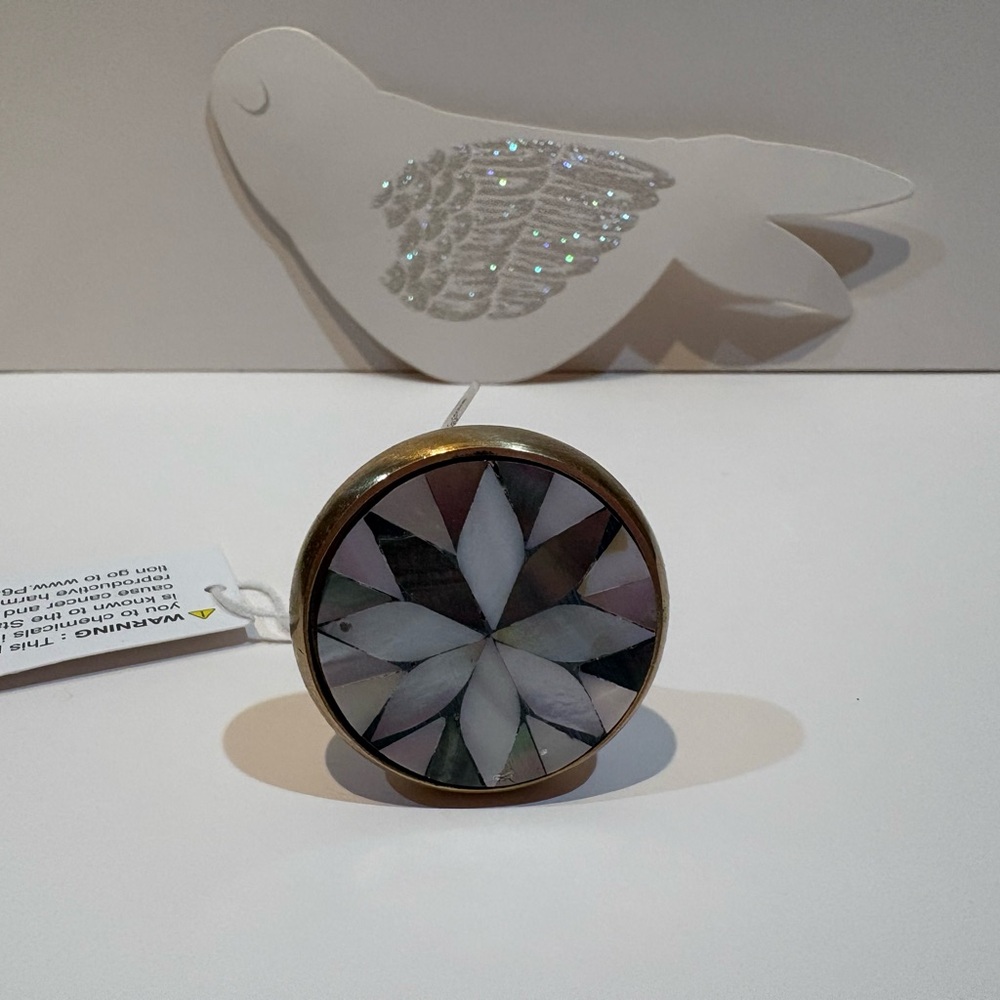Anthropologie Geofloral Knob with Mother of Pearl